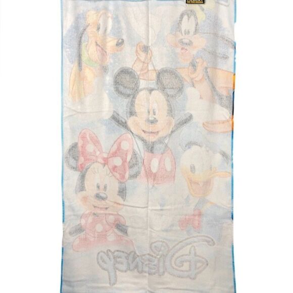 Disney Special Edition Beach Towel 28in x 58in - Picture 4 of 6